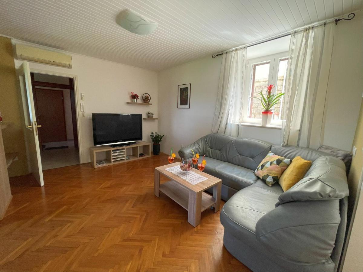 Apartment Kastel Pazin Buitenkant foto